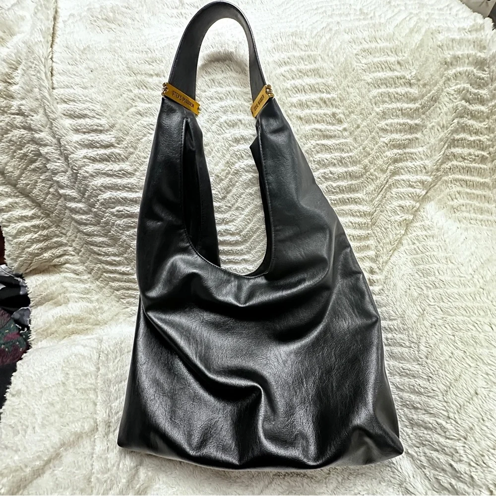 Steve Madden Black Vegan Hobo Purse, Excellent condition, Gold & Silver Hardware